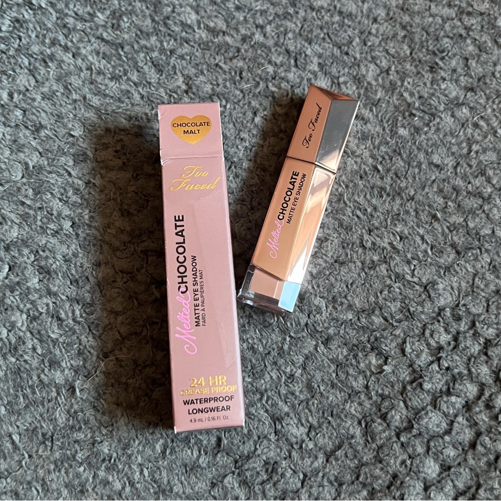 Too faced melted chocolate matte eyeshadow